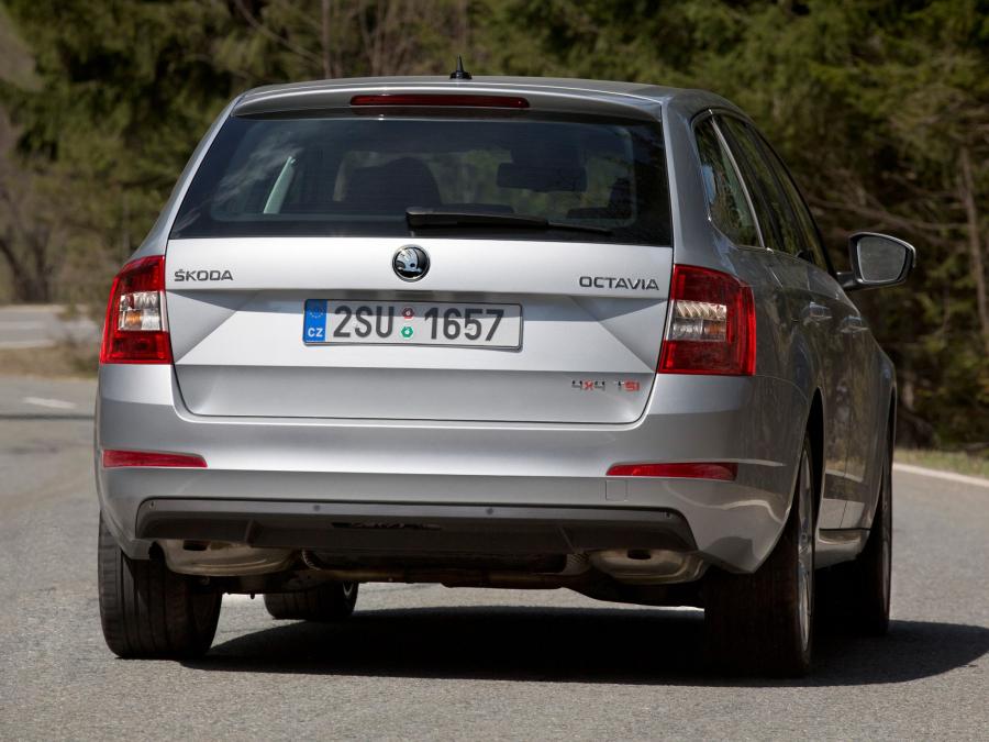  Skoda Octavia Combi 4x4 2013 года  (фото 7 из 23)